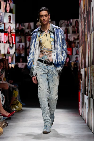 Look 48